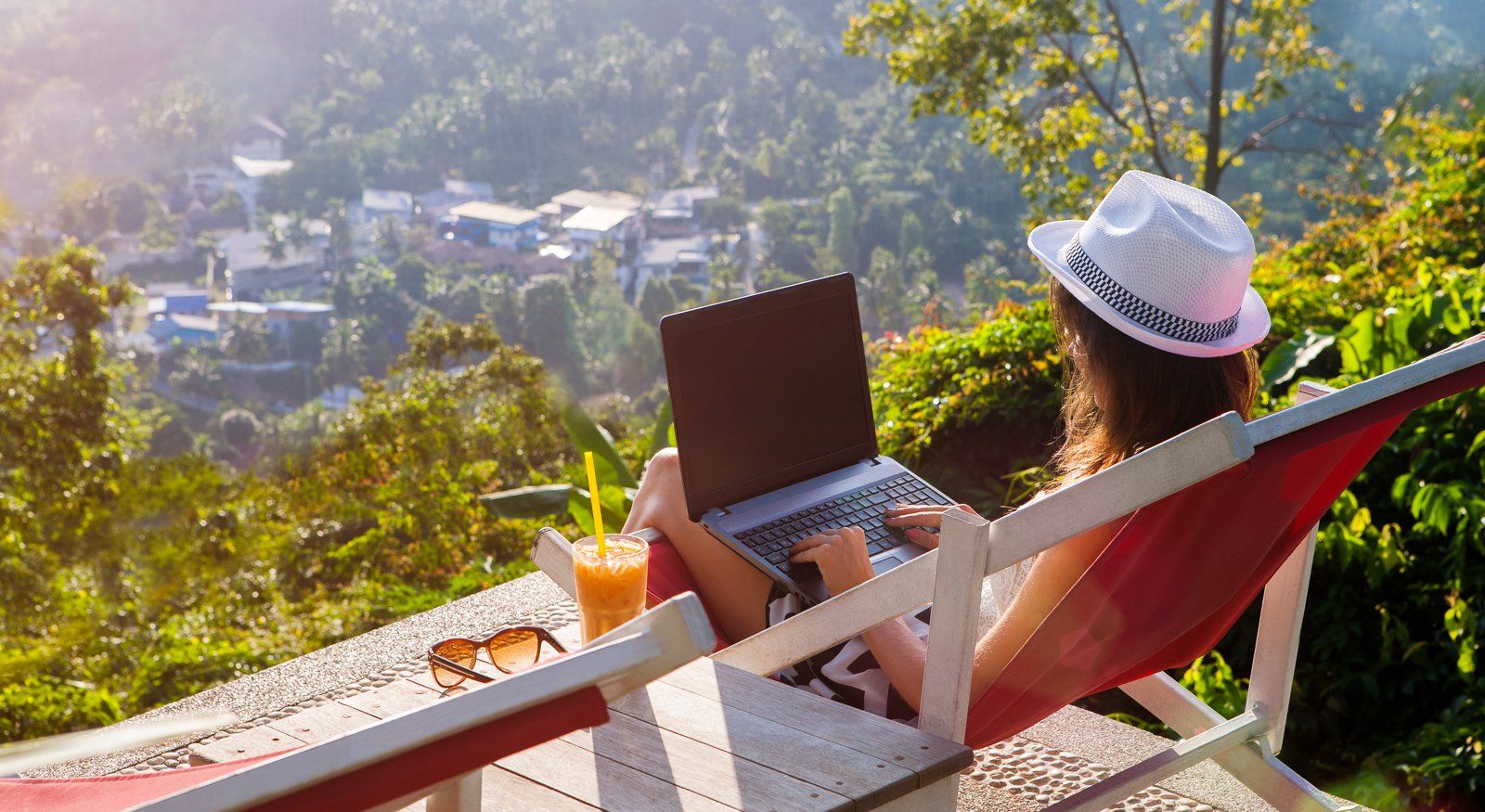 Best convertible notebooks for digital nomads in 2023